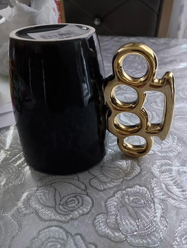 Black gold brass knuckle - gold,